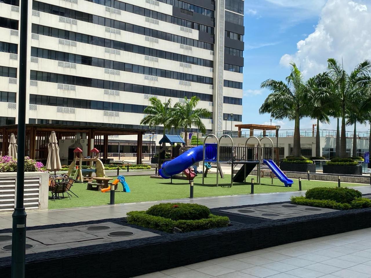 Puerto Santa Ana, Torres Bellini, 2 Dormitorios, Parqueo Guayaquil Exterior photo