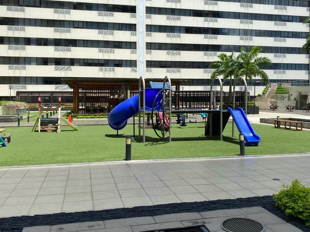 Puerto Santa Ana, Torres Bellini, 2 Dormitorios, Parqueo Guayaquil Exterior photo