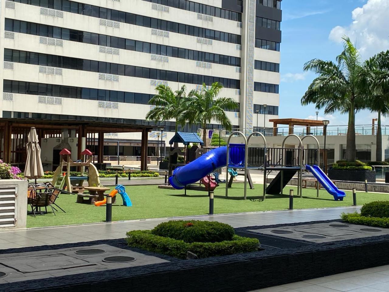 Puerto Santa Ana, Torres Bellini, 2 Dormitorios, Parqueo Guayaquil Exterior photo